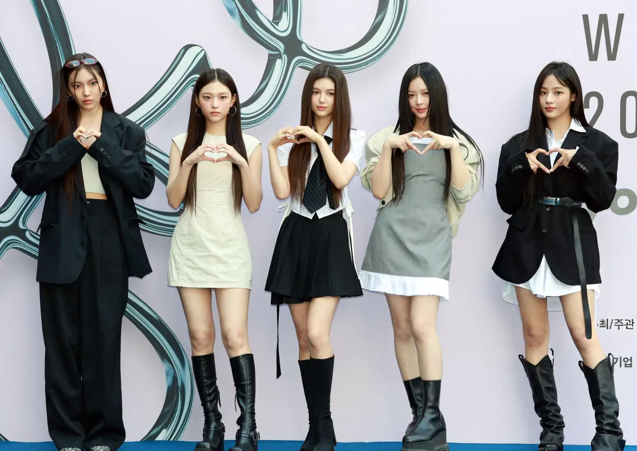 newjeans Minji, Hanni, Danielle, Haerin, Hyein of NewJeans
