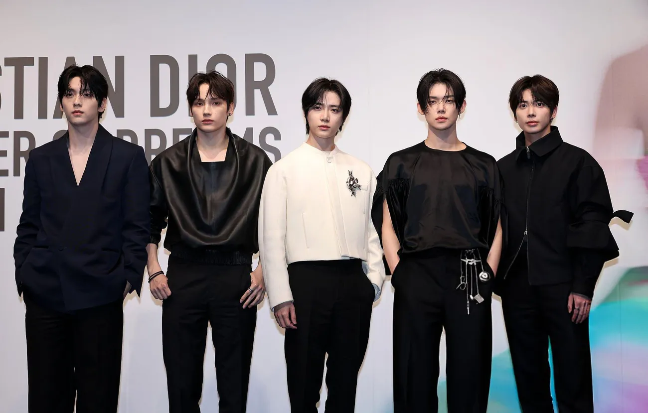 txt tomorrow x together Soobin, Huening Kai, Beomgyu, Yeonjun and Taehyun of boy band TOMORROW X TOGETHER (TXT)